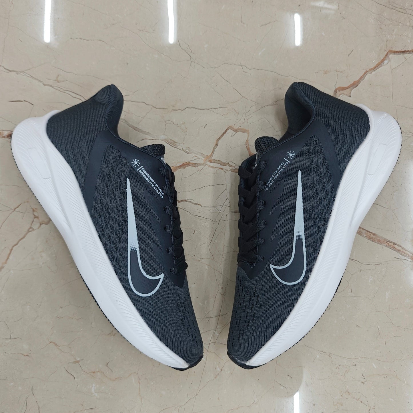 Zoom Winflo Grey